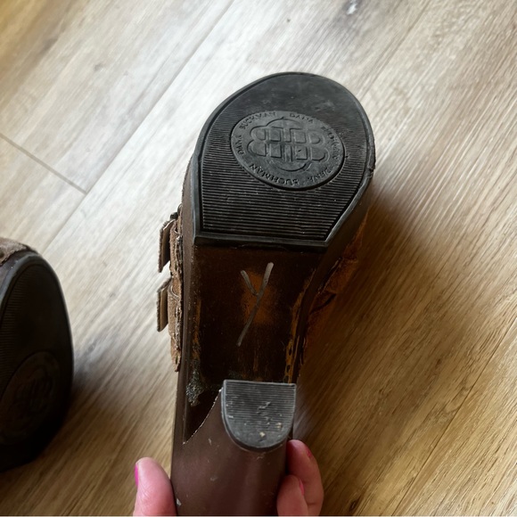 Dana Buchman Leather Heeled Western Boho Clog Mules with Buckles - Picture 9 of 10